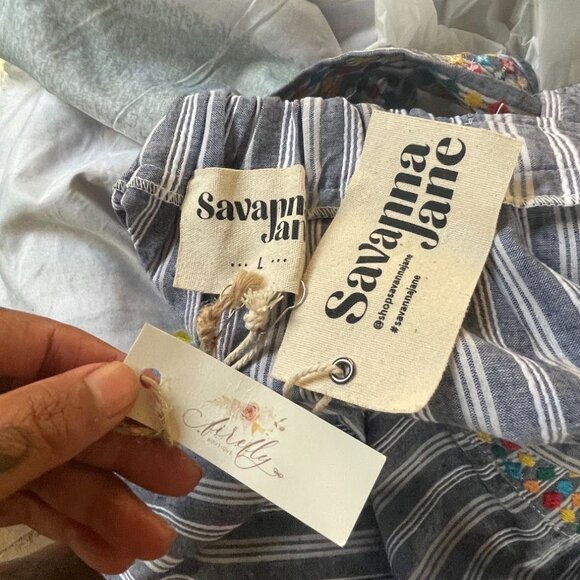 SAVANNA JANE Embroidered Ruffle Sleeveless TOP L nwt - Picture 6 of 6